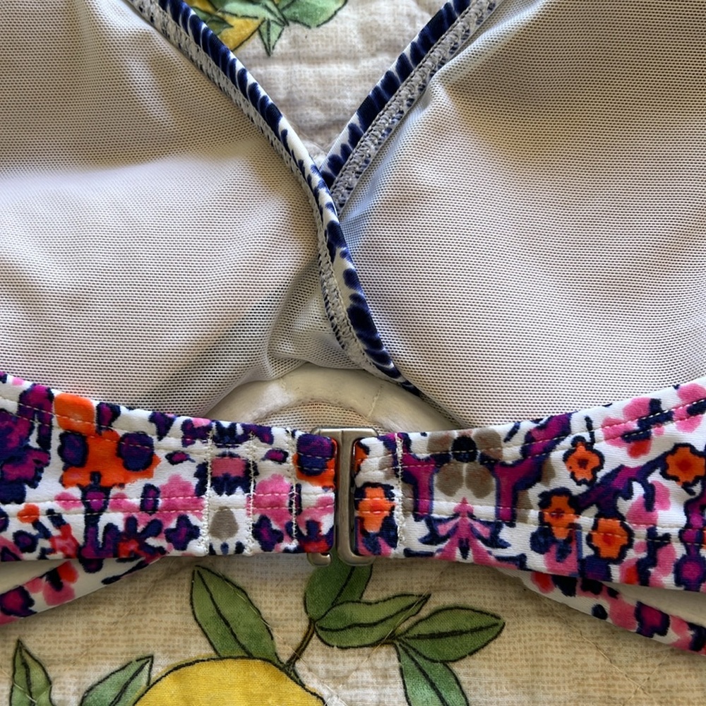 Athleta Ipanema Tara Halter Bikini top, 40D/DD - Picture 8 of 9